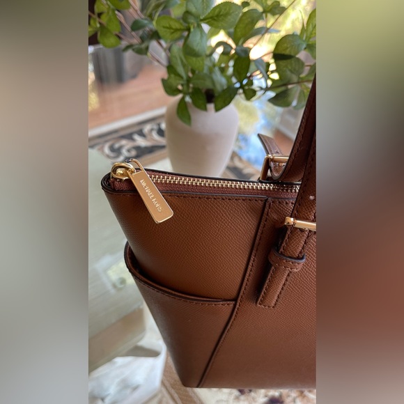 Michael Kors Brown Saffiano Leather Jet Set Top Zip -/Includes original Dust bag - Picture 4 of 15